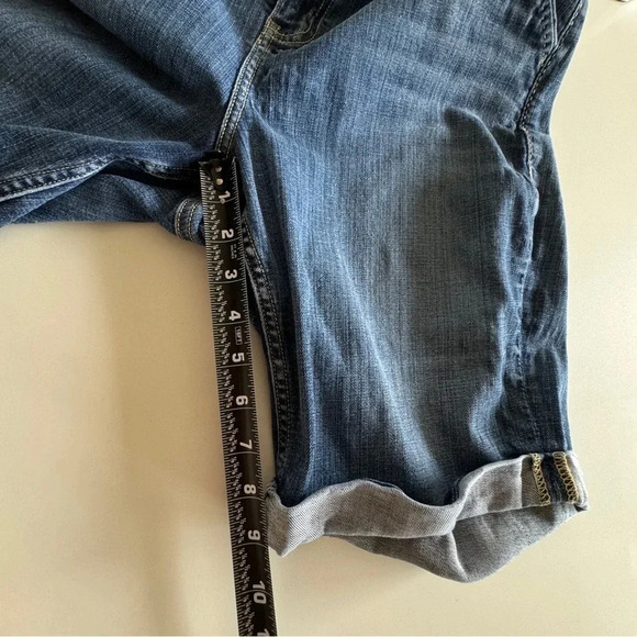 Lane Bryant || Women’s Stretch Bermuda Shorts Cuffed Dark Denim Size - Picture 5 of 7